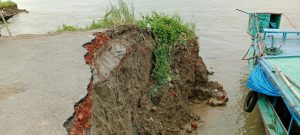 পদ্মার ভাঙনে ক্ষতিগ্রস্ত পরিবারগুলোর দুর্দশা
