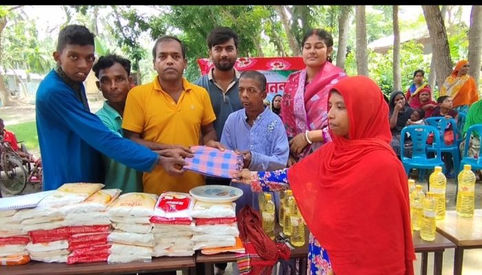কুষ্টিয়া কুমারখালীতে প্রতিবন্ধিদের ঈদ আনন্দ বাড়িয়ে দিল কুমারখালী প্রতিবন্ধী সংগঠন । ক্রীড়া ও সাংস্কৃতিক অনুষ্ঠানে প্রায় দুই শতাধিক প্রতিবন্ধী ও অসহায় মানুষ অংশগ্রহণ করেন।