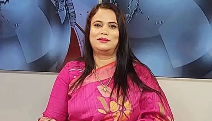 সাবেক এমপি সাবিনা আক্তার তুহিন গ্রেপ্তার হওয়ার সময়ের ছবি