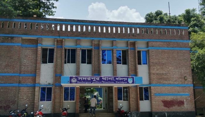 সদরপুরে অটোরিকশার ধাক্কায় মাদ্রাসাছাত্র নিহত