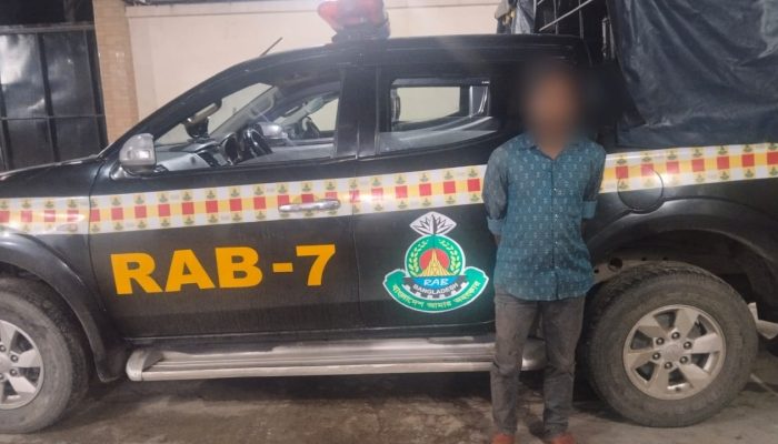 ভূজপুর শিশু ধর্ষণ মামলার প্রধান আসামি আবুল কাশেমের গ্রেপ্তারকৃত ছবি