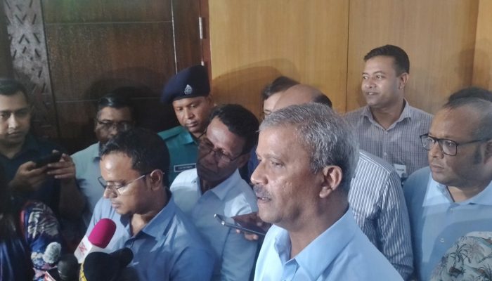 আইন উপদেষ্টা আসিফ নজরুল