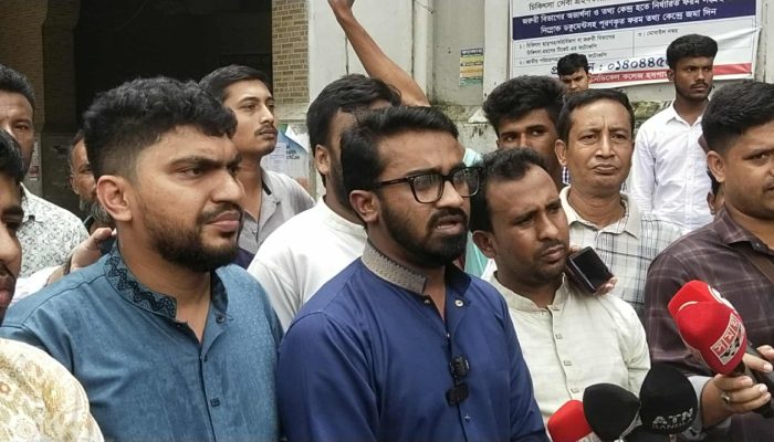আহত নুরুল হক নুর হাসপাতালে ভর্তি